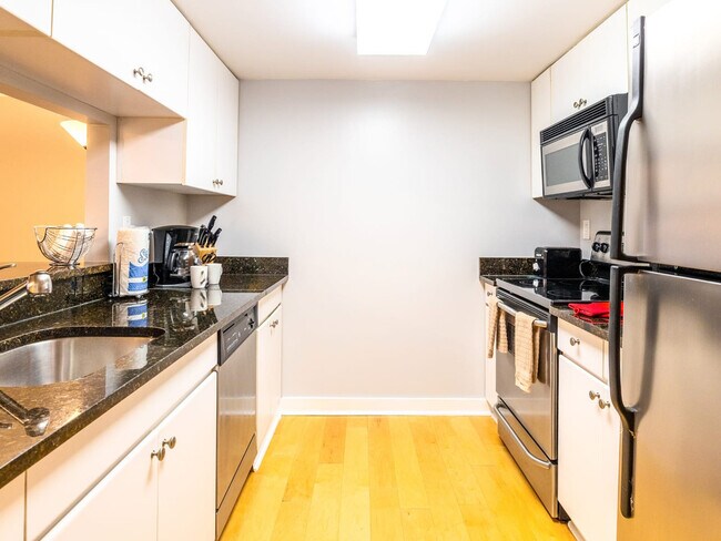 Building Photo - 127 Greyrock Pl