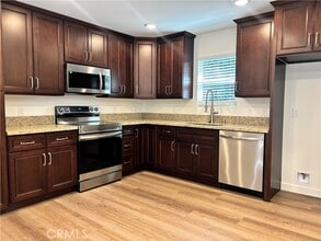 Building Photo - 520 W Rte 66