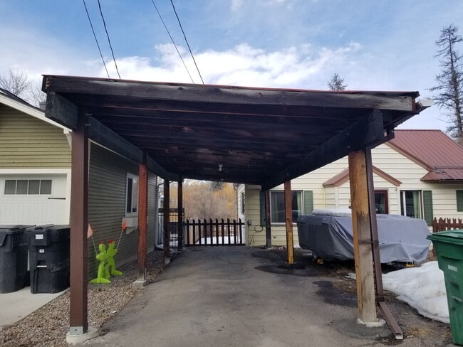 Building Photo - Whitefish River unfurnished 2 bedroom home!