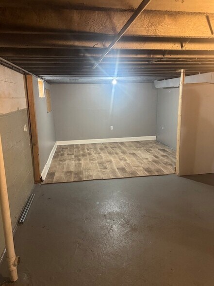 Building Photo - 208 Blackstone St