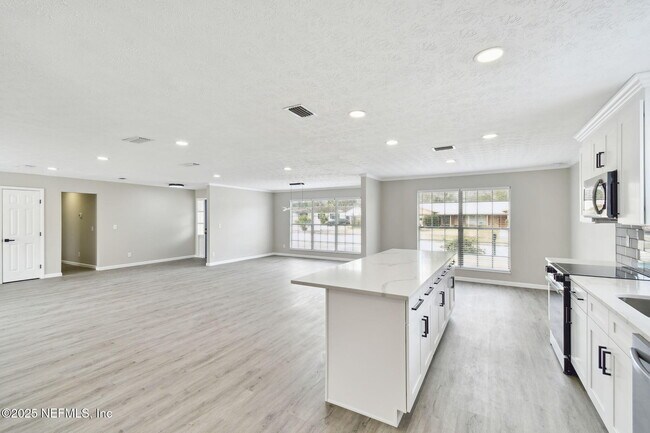 Building Photo - 2793 Greenridge Rd