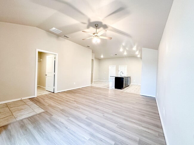 Building Photo - 13803 Quanah Ave