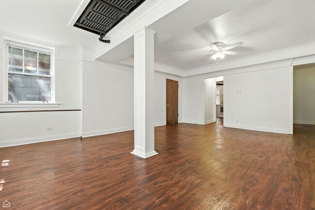 Building Photo - 5104 S Kimbark Ave