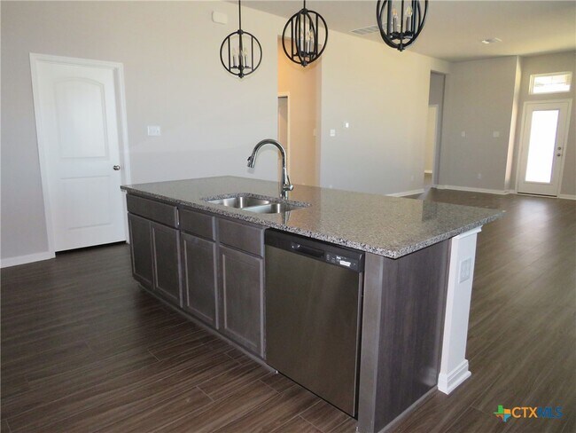 Building Photo - 6308 Golden Gate Dr