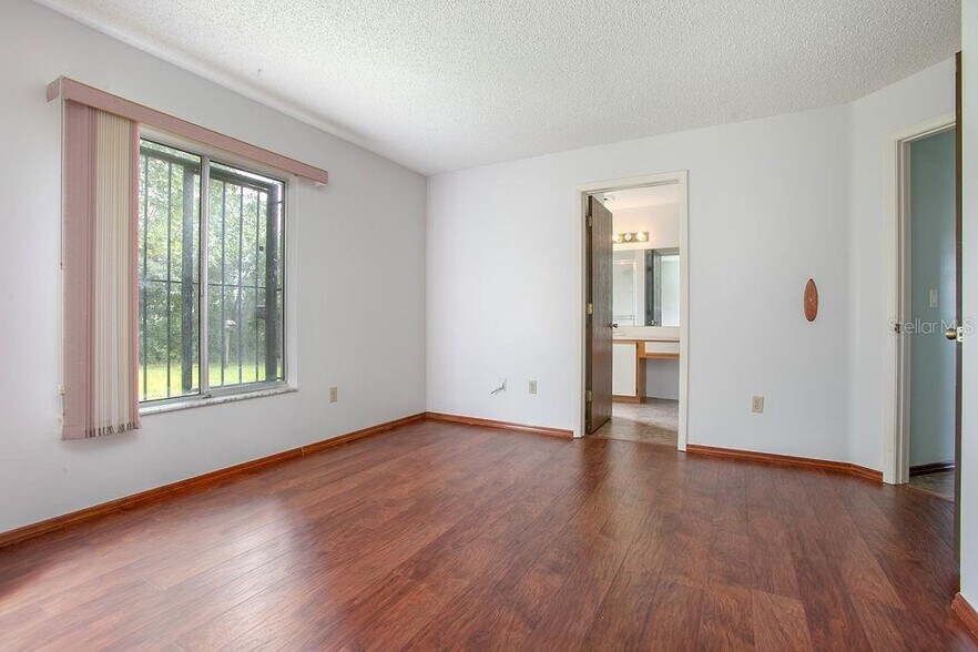 master bedroom - 3155 Boxelder St