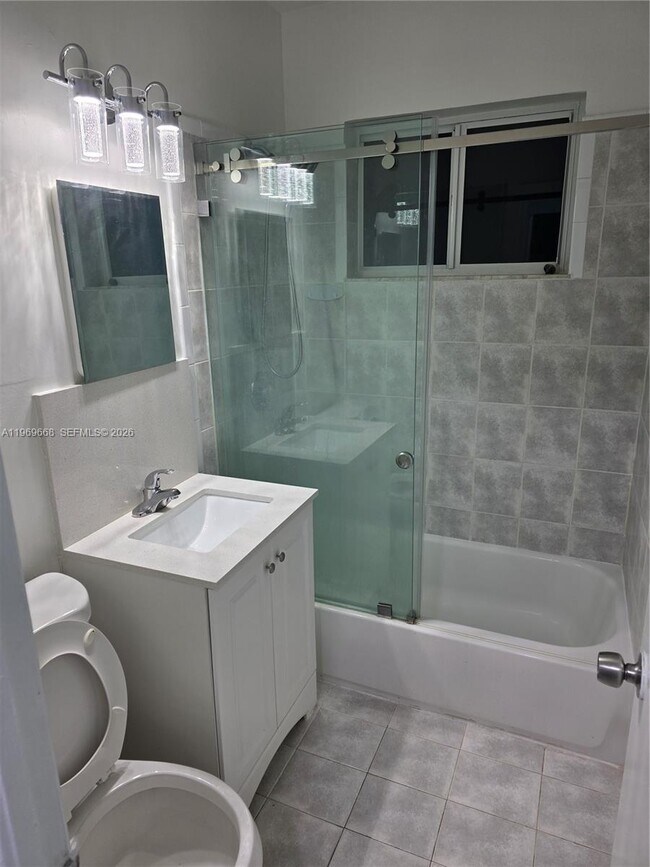 Building Photo - 2101 Calais Dr