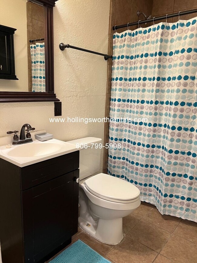 Building Photo - 3 Bedroom 2 bath 1 car Garage w/ Storage Shed