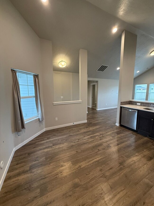 Building Photo - 10336 Rockaway Ridge St