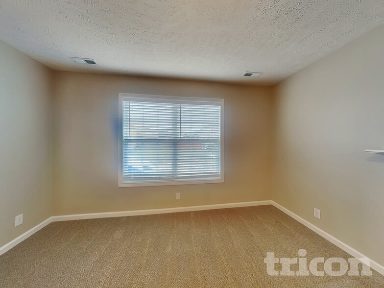 Building Photo - 1457 Mutual Dr