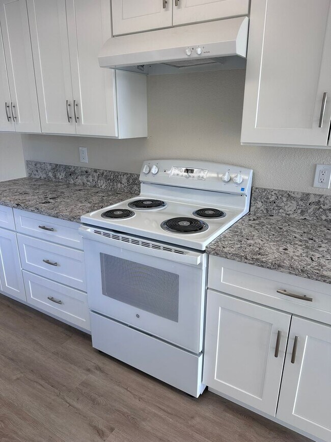 Building Photo - Excellent Florin Area 3bd/2bath home updated and nice!