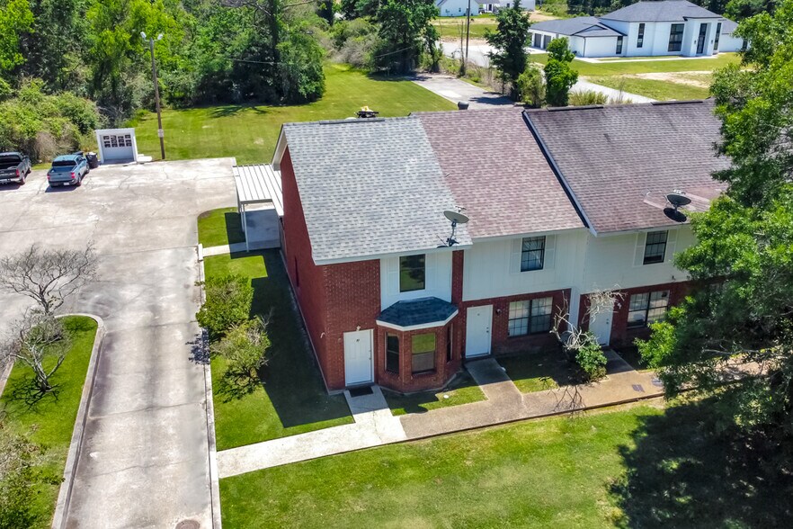 Building Photo - 16382 Hooper Rd