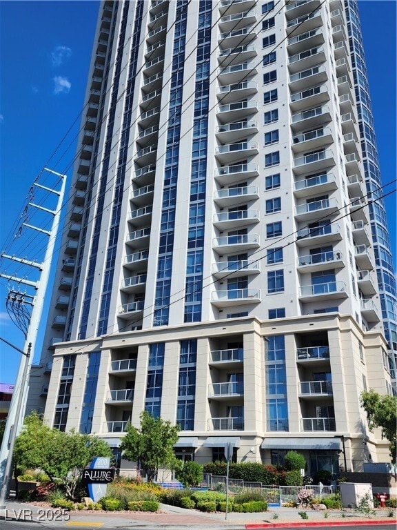 Building Photo - 200 W Sahara Ave