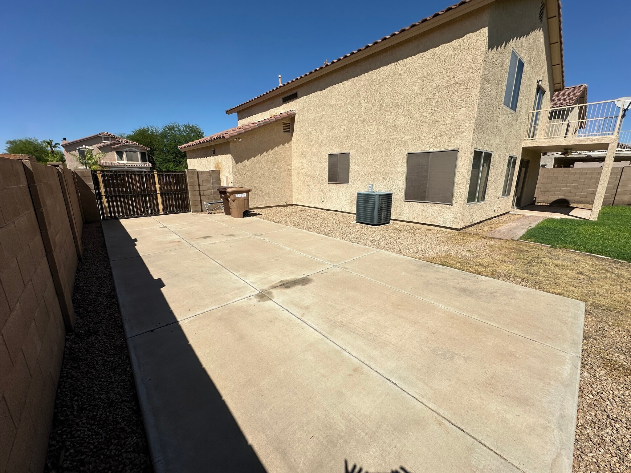 Building Photo - 9421 N 93rd Ave