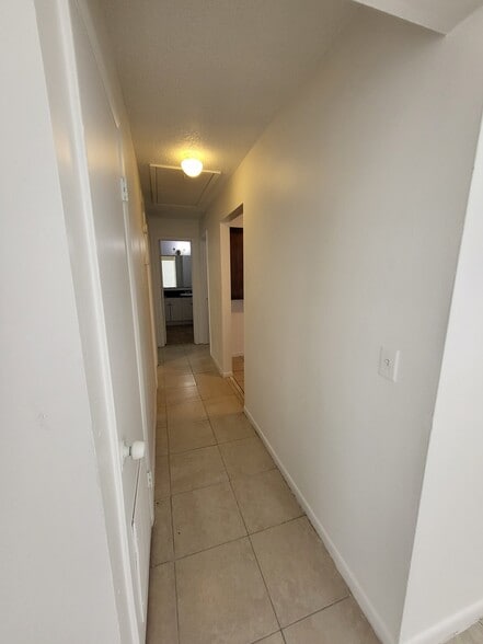 Building Photo - 8230 San Jose Manor Dr E