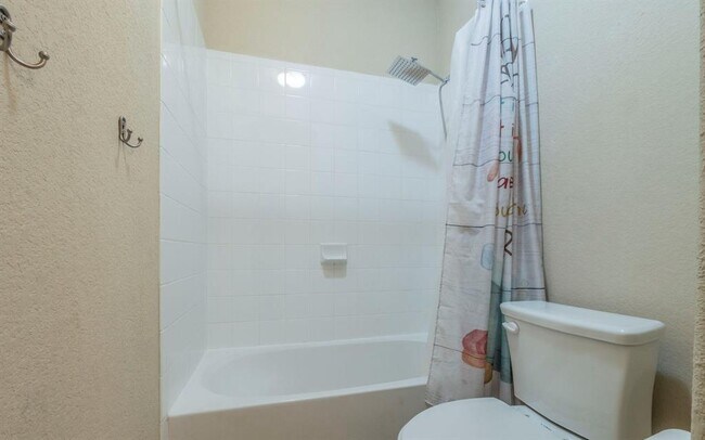 Building Photo - 8021 Arezzo Dr