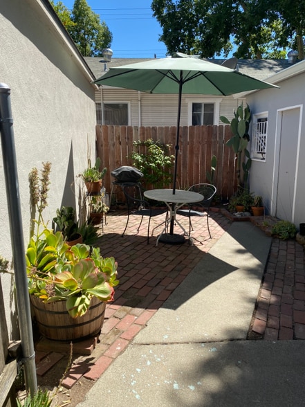 Building Photo - 2205 18th St