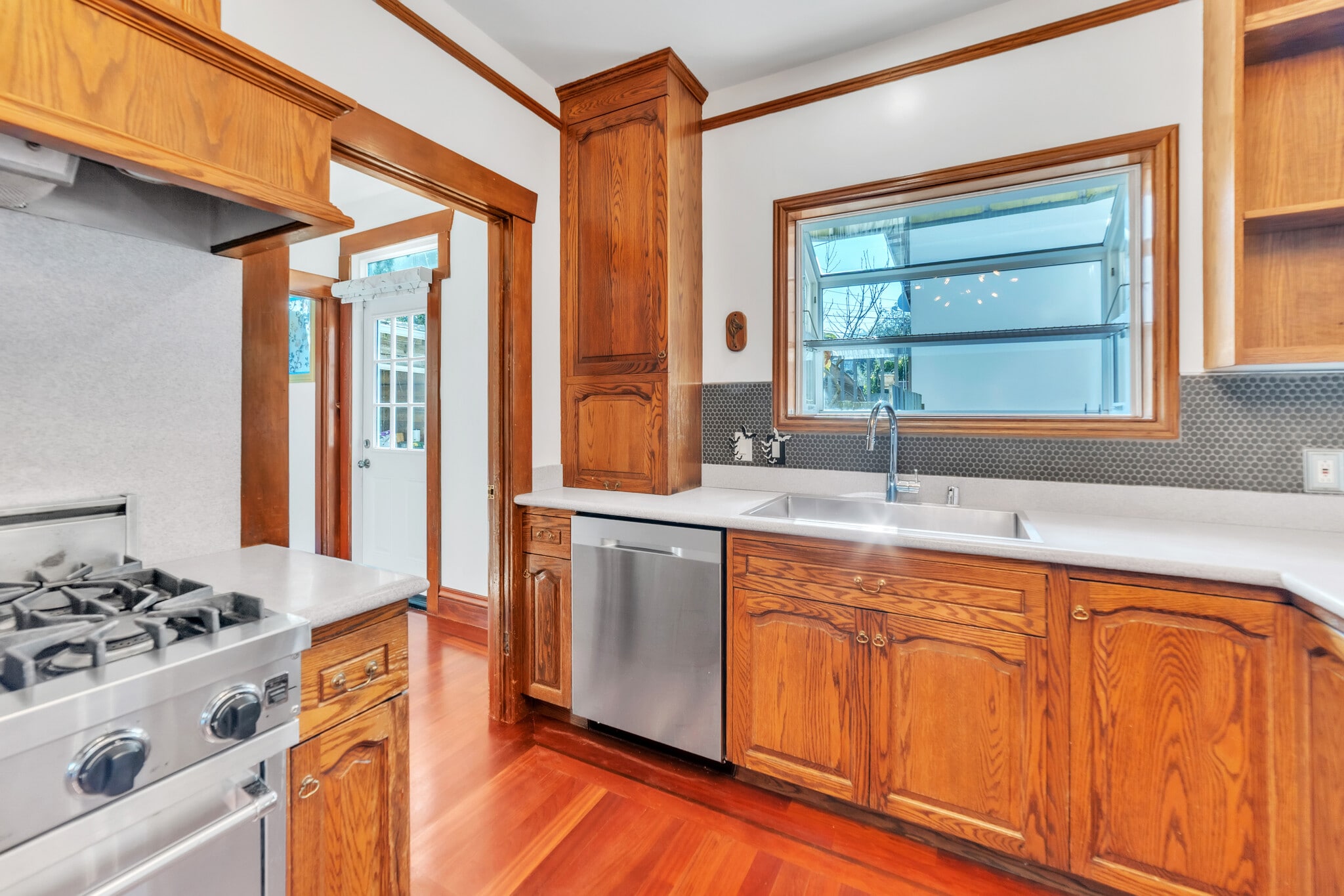 Building Photo - 80 Corona St