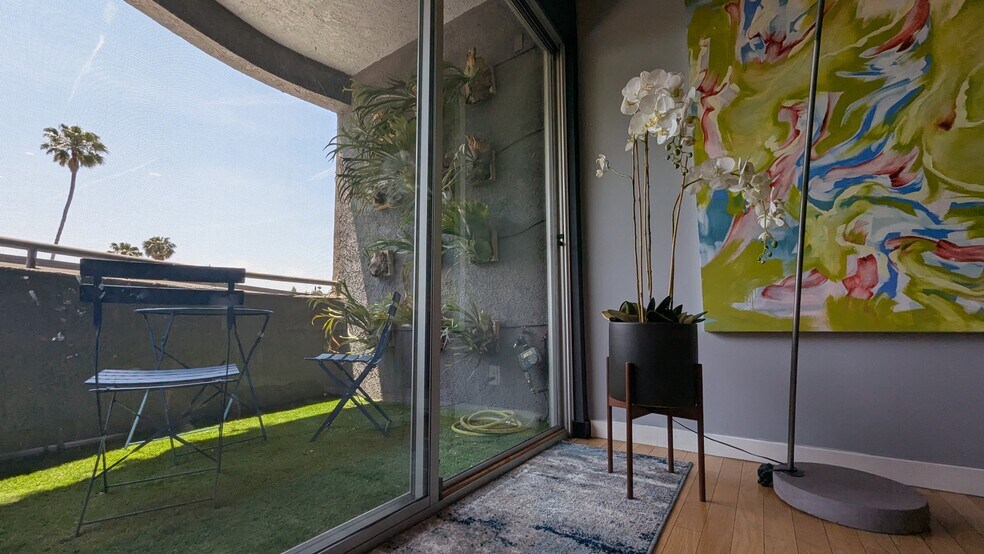 Balcony - 7121 Hillside Ave