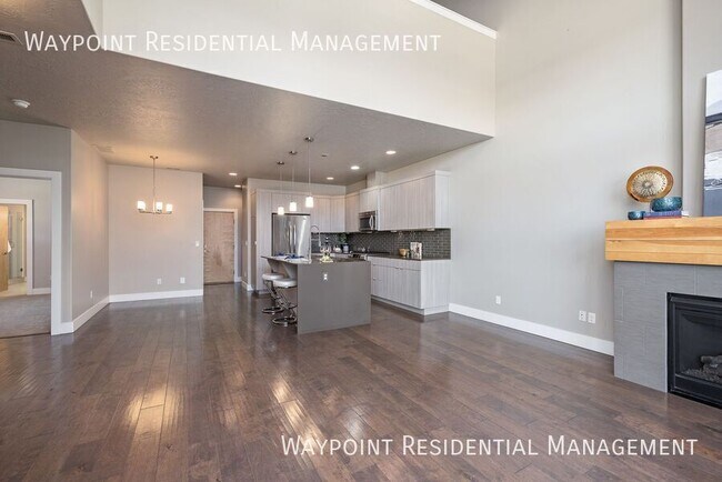 Building Photo - 1415 E Lone Creek Dr