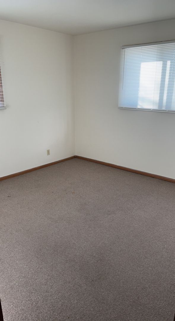 Building Photo - 392