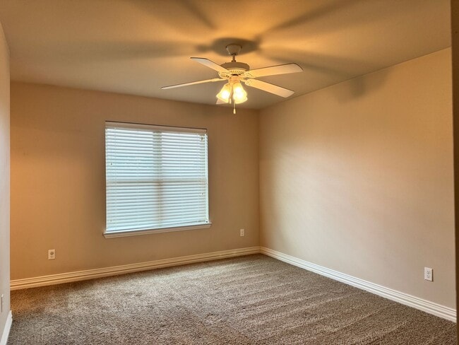 Building Photo - 311 Princess Place