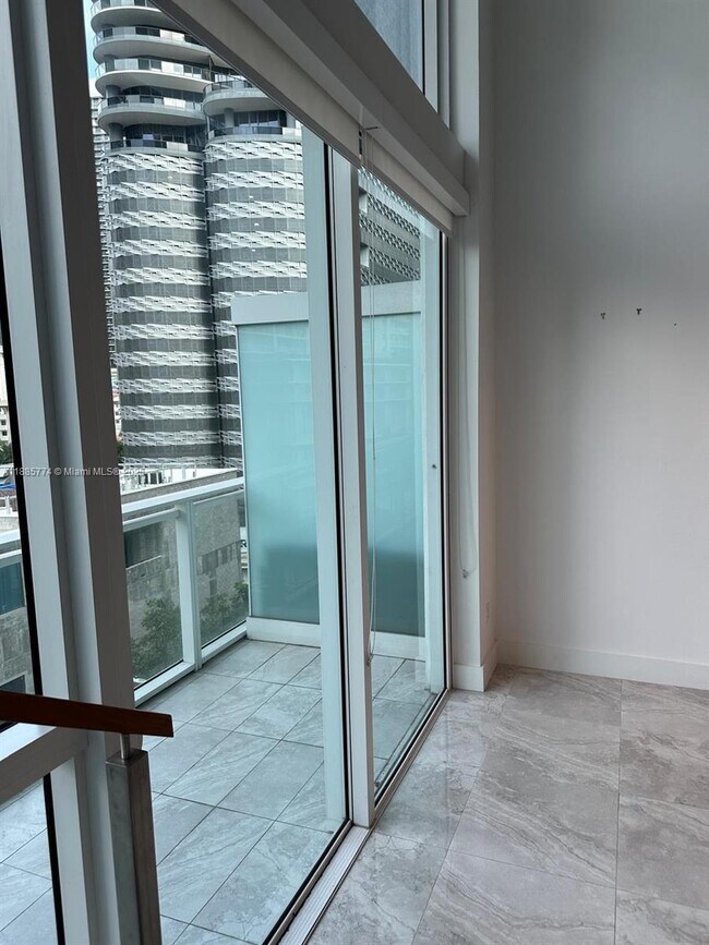 Building Photo - 1080 Brickell Ave