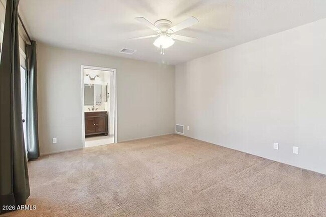 Building Photo - 3013 S Fairway Dr
