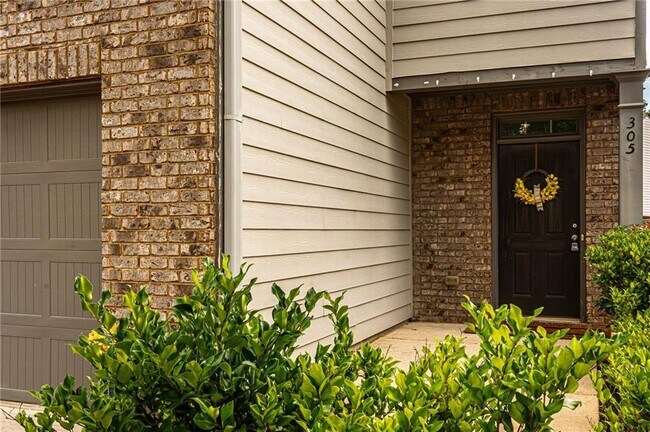 Building Photo - 305 Thimbleberry Dr