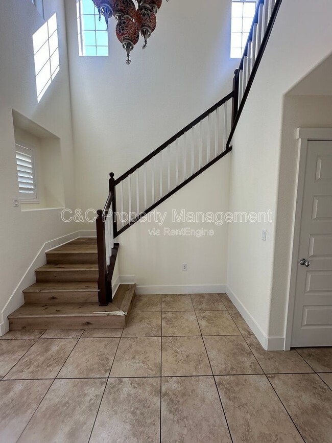 Building Photo - 15042 Breckinridge Ave
