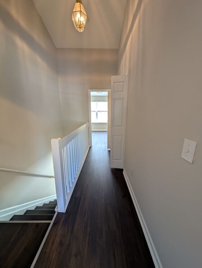 Building Photo - Cozy Townome located in the Old Stone Crossings community!