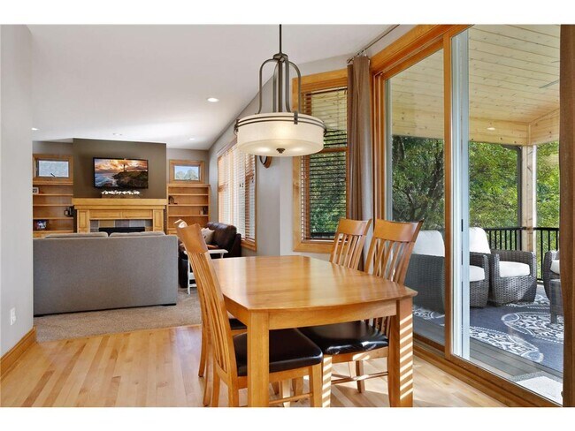 Building Photo - 8069 Enclave Bay