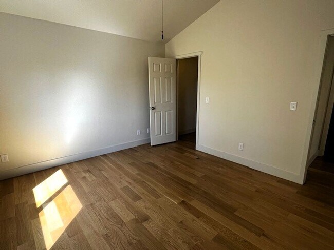 Building Photo - 55 Salt Lick Pl