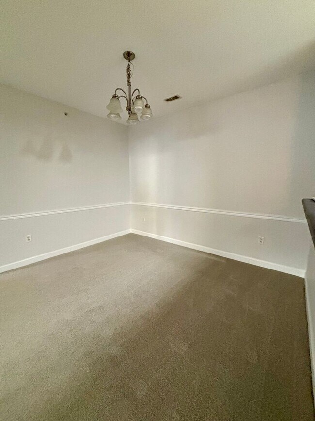 Building Photo - 2BR/2BA Condo; $250 off SECOND FULL Month of Rent