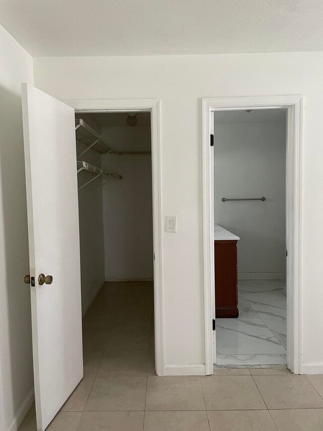 Building Photo - 251 Las Palmas St