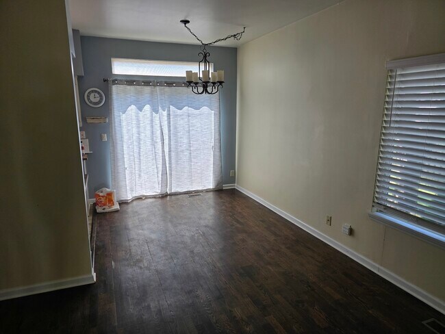 Building Photo - 14030 Danbury Dr
