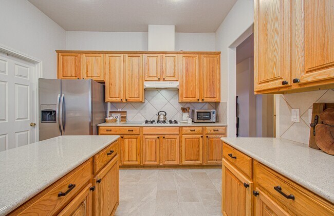 Building Photo - 17611 Emerald Garden Ln