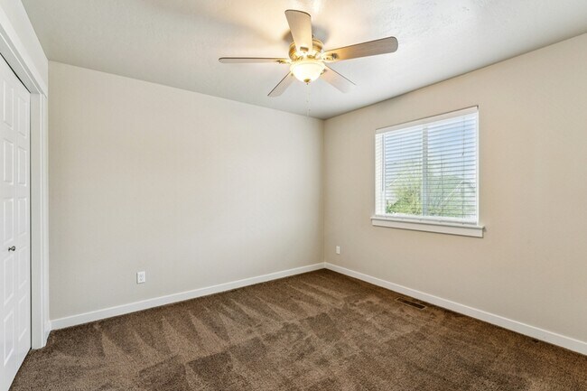 Building Photo - 2914 W Sunny Cove St