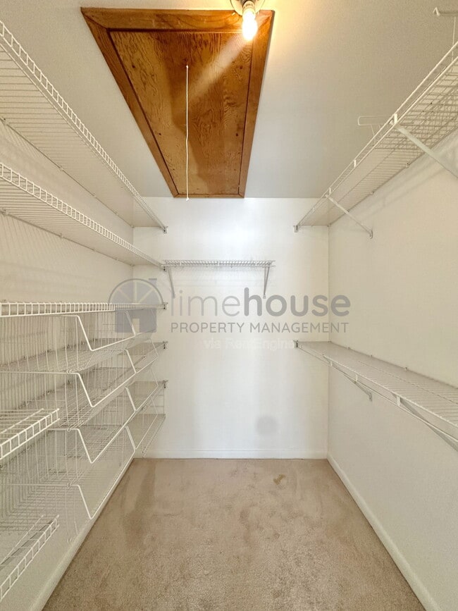 Building Photo - 3908 Whispering Oaks Pl