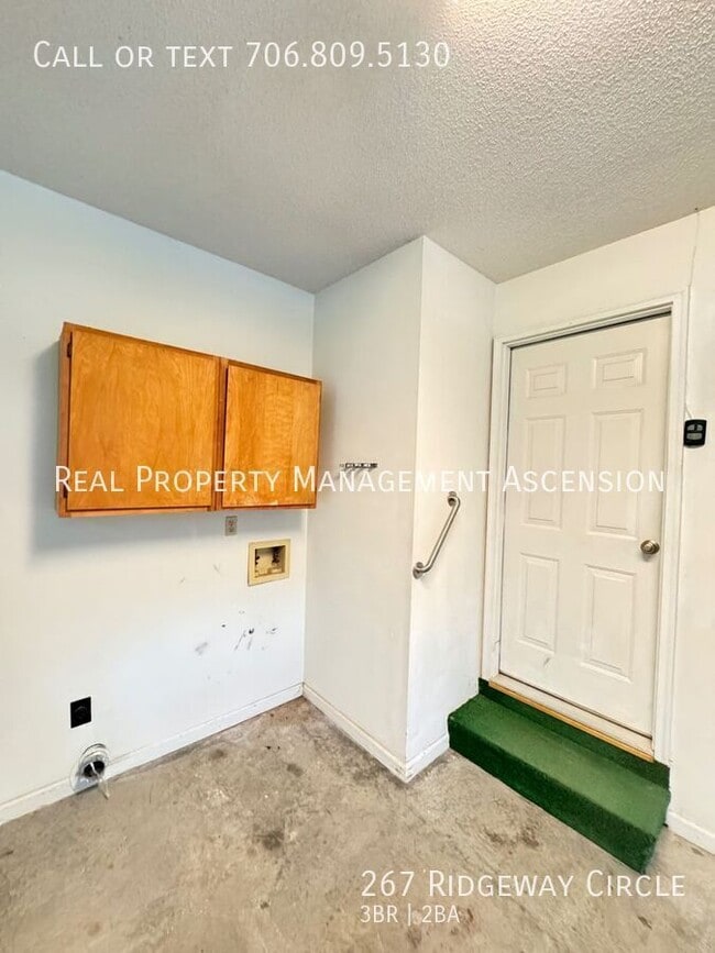 Building Photo - 267 Ridgeway Cir