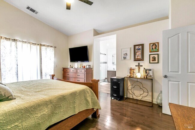 Building Photo - 3257 Vista Del Lago Way