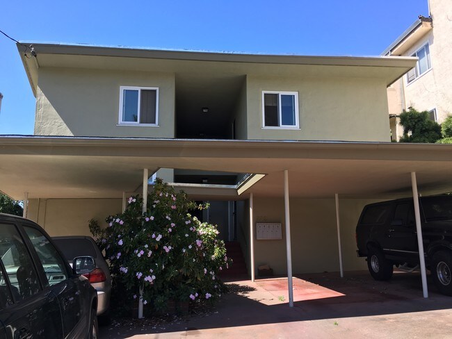 Building Photo - 739 Jean St