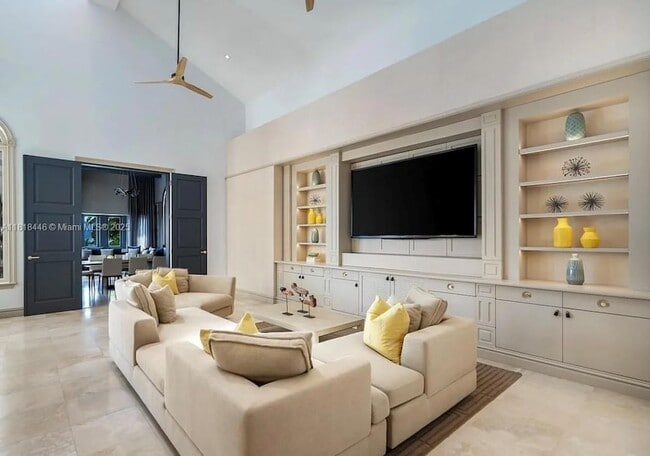 Building Photo - 432 S Hibiscus Dr