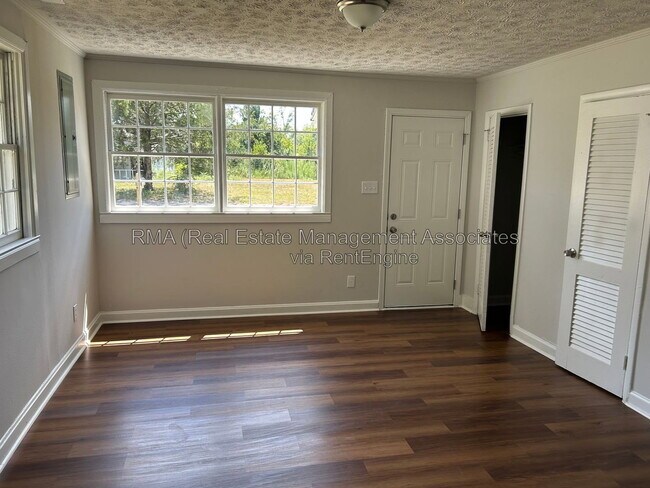 Building Photo - 1321 Drewery Ave