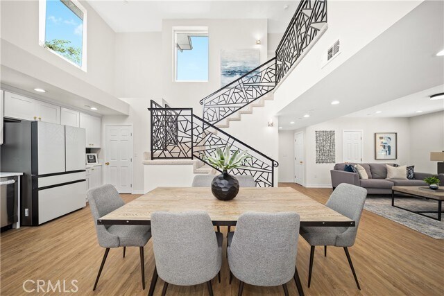 Building Photo - 1372 Carmona Ave