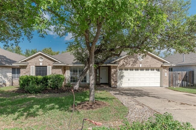 Building Photo - 2210 Zoa Dr