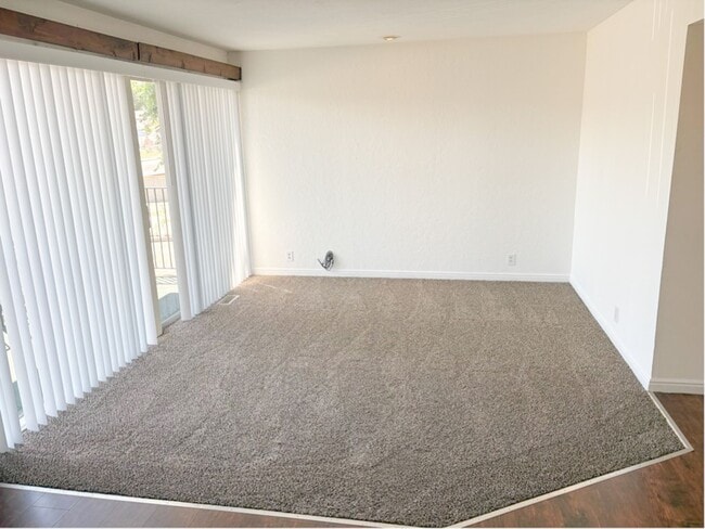 Building Photo - 4426 S Rosehaven Ct