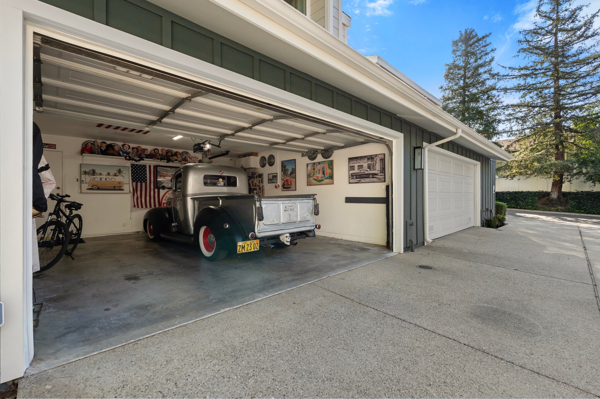 Garage - 18175 Andrea Cir N