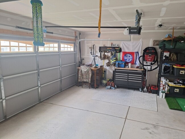 Building Photo - MOVE IN SPECIAL! Outstanding Four Bedroom ...