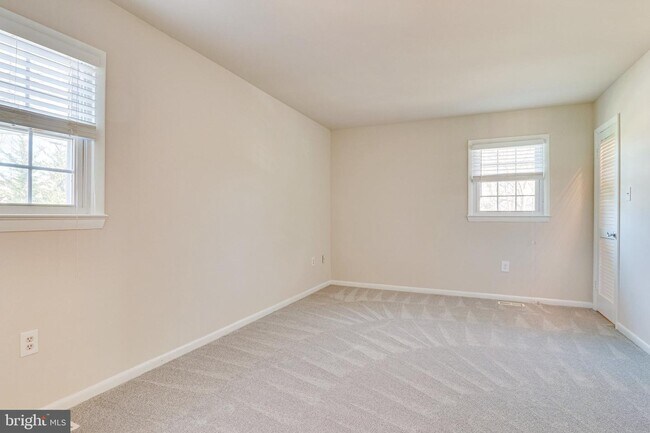 Building Photo - 3000 Winter Pine Ct
