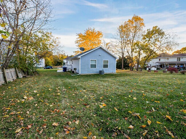 Building Photo - COMING SOON! Charming 3-Bedroom Home in the Heart of Pontiac